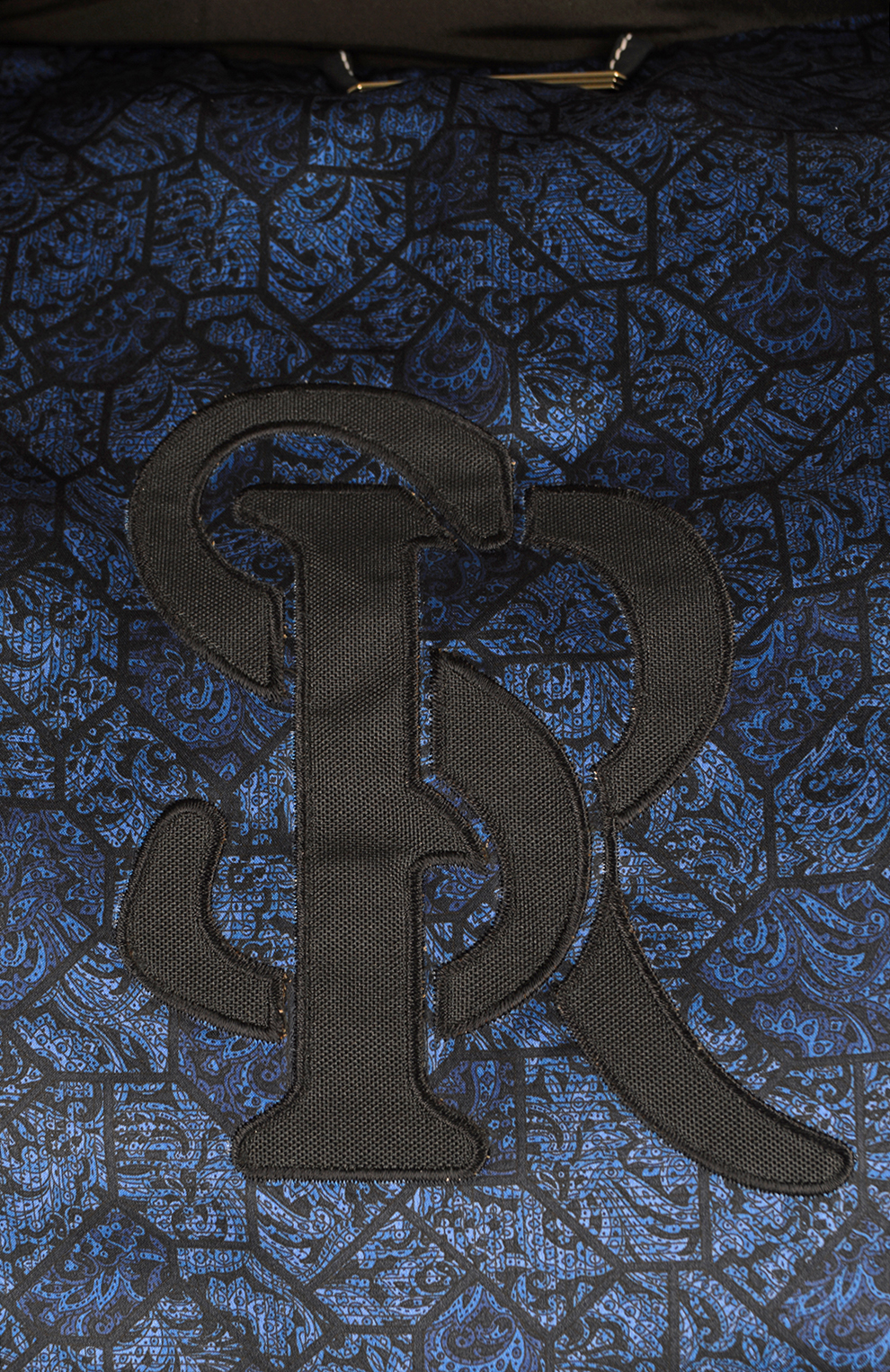 Пуховик с отделкой из меха норки