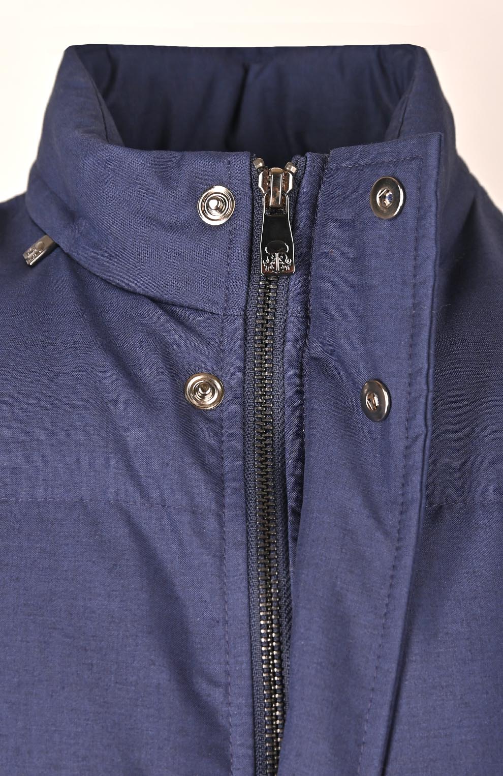 Утеплённый жилет