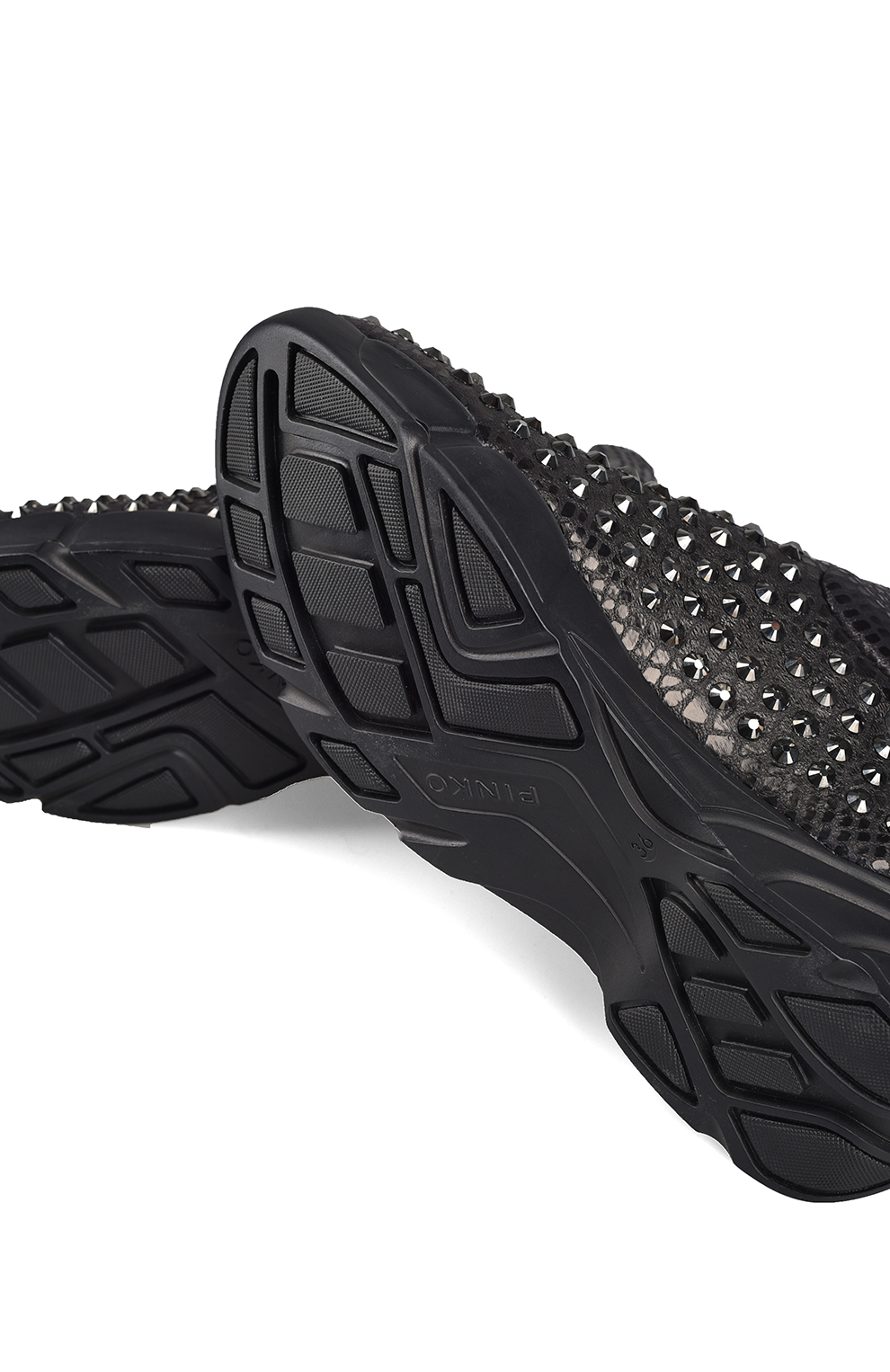 Кроссовки декорированные стразами