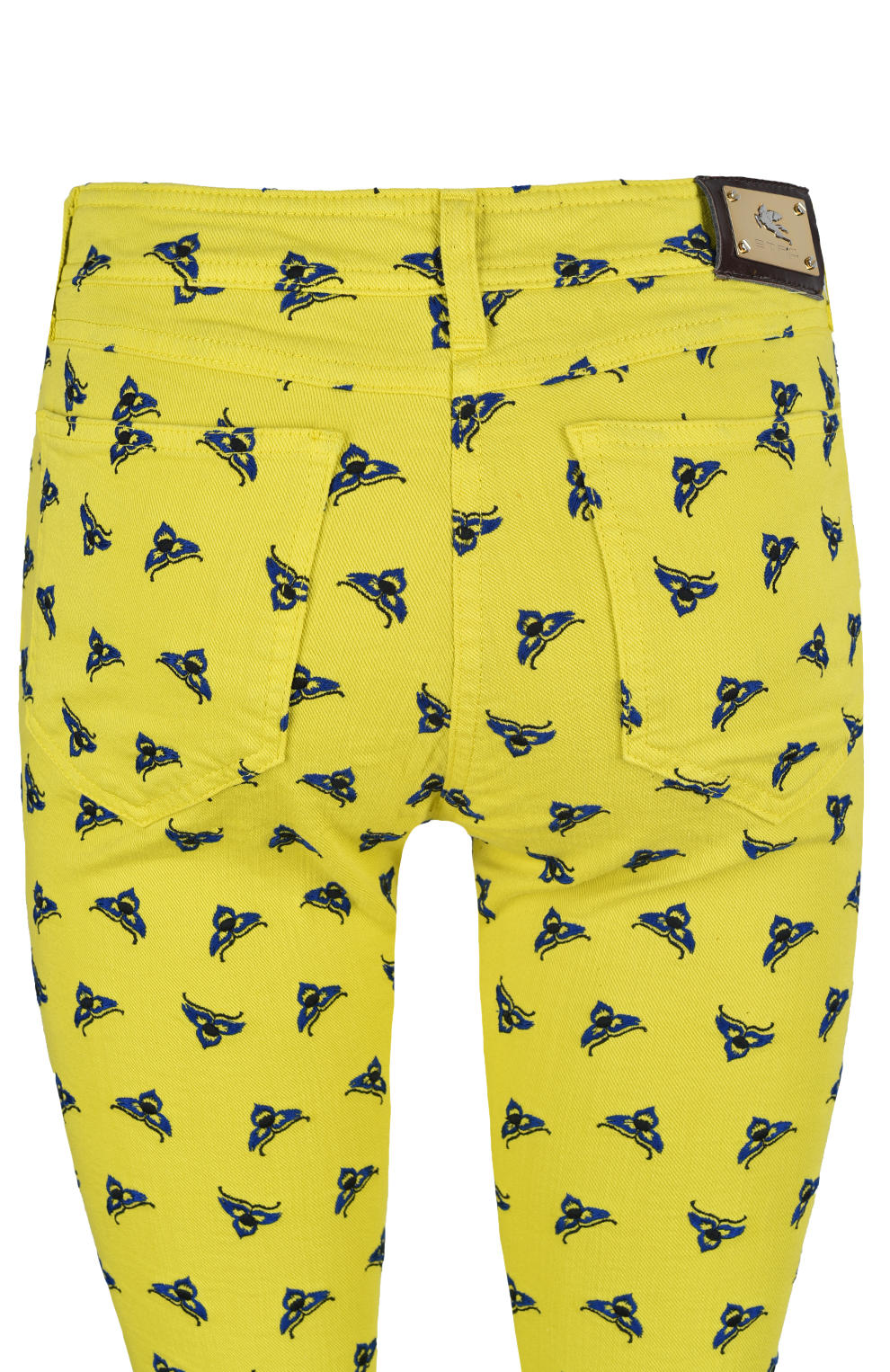 Джинсы с вышивкой