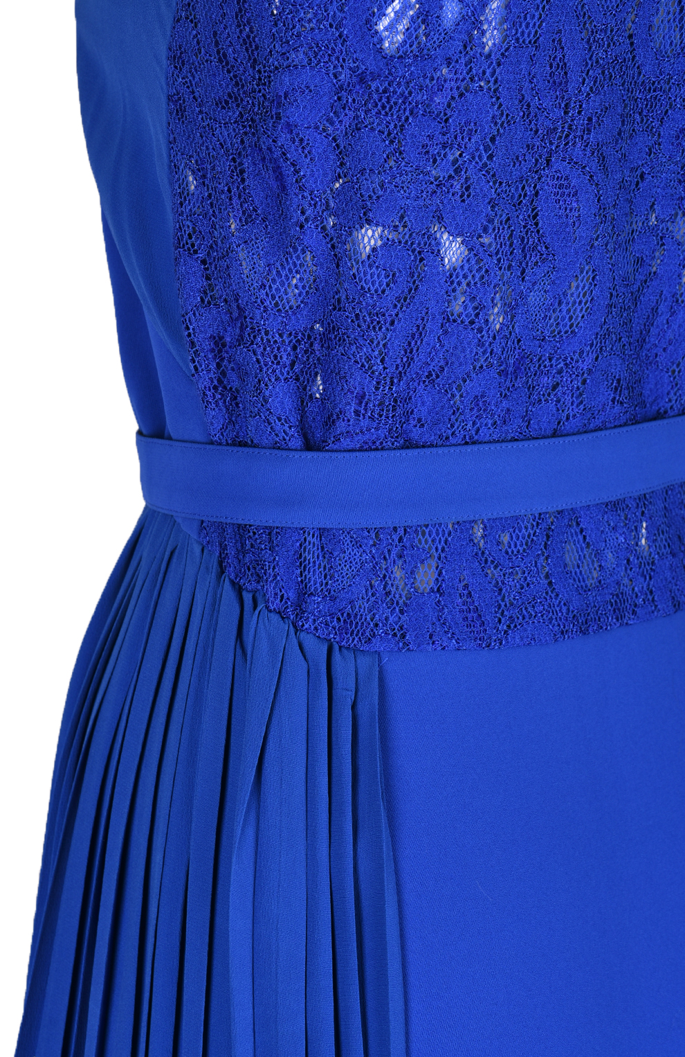 Платье-макси с плиссировкой и кружевной вставкой на спине