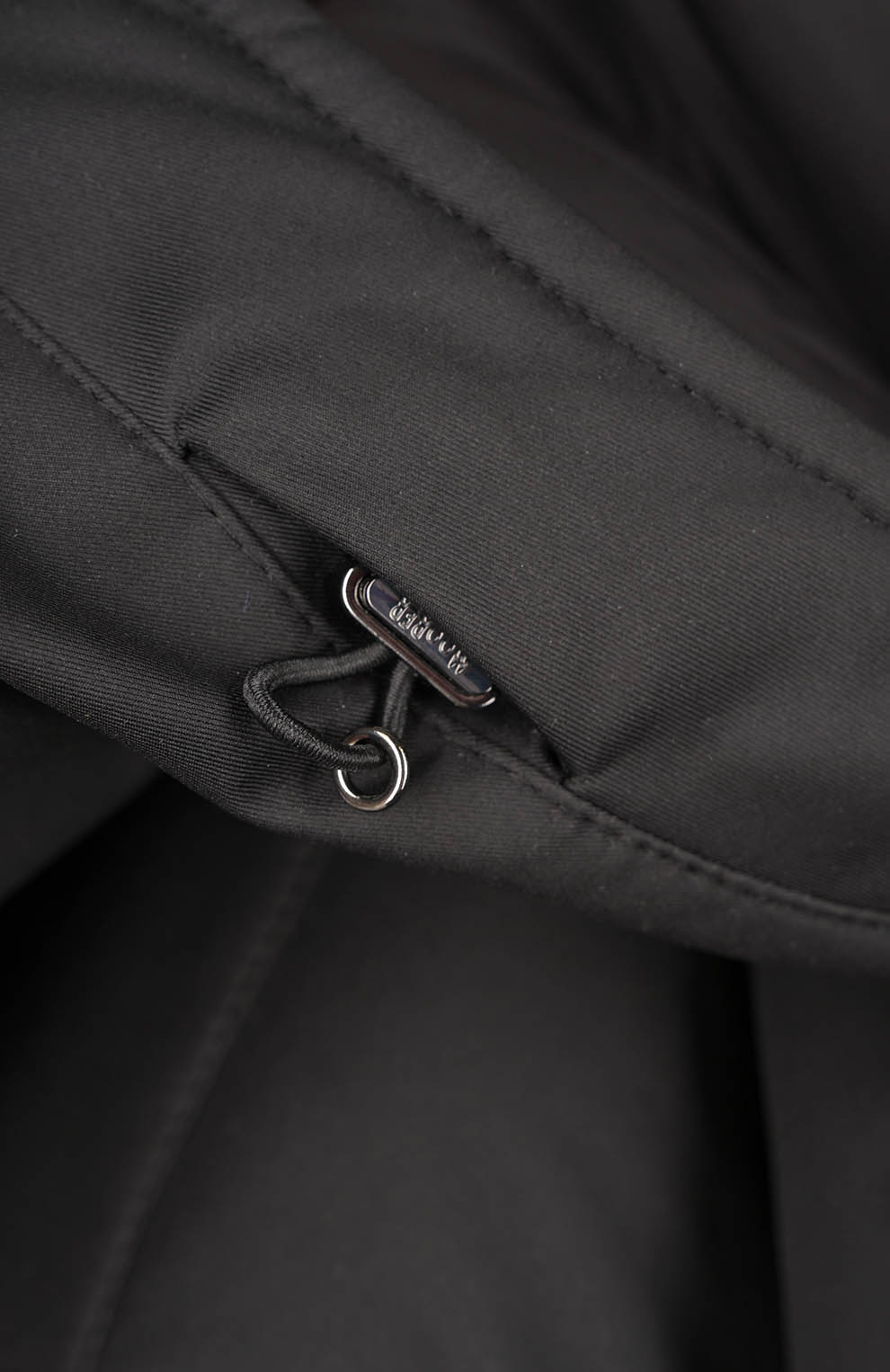 Пуховое пальто с меховым воротником