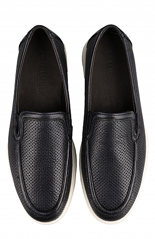 Кожаные лоферы с перфорацией