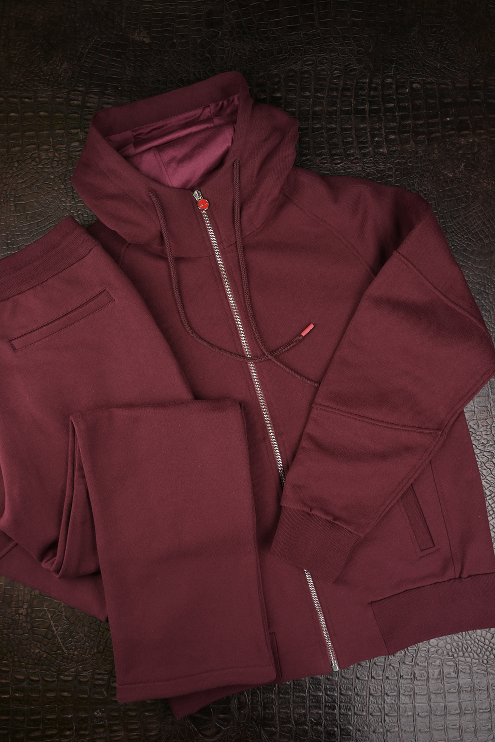 Хлопковый спортивный костюм