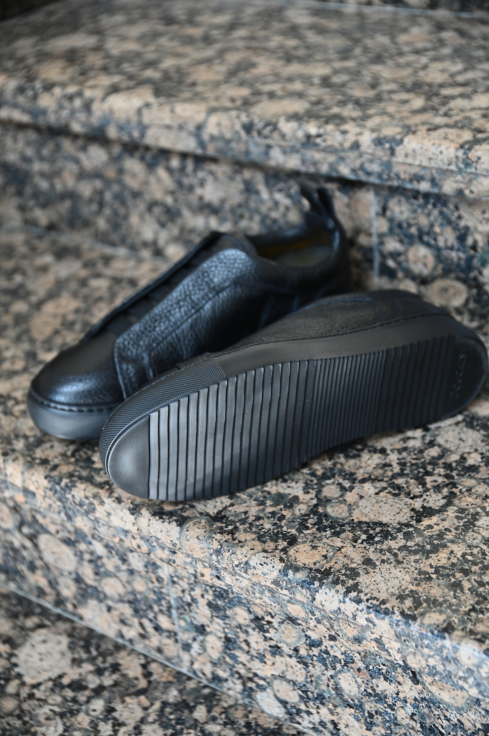 Кожаные кеды без шнуровки