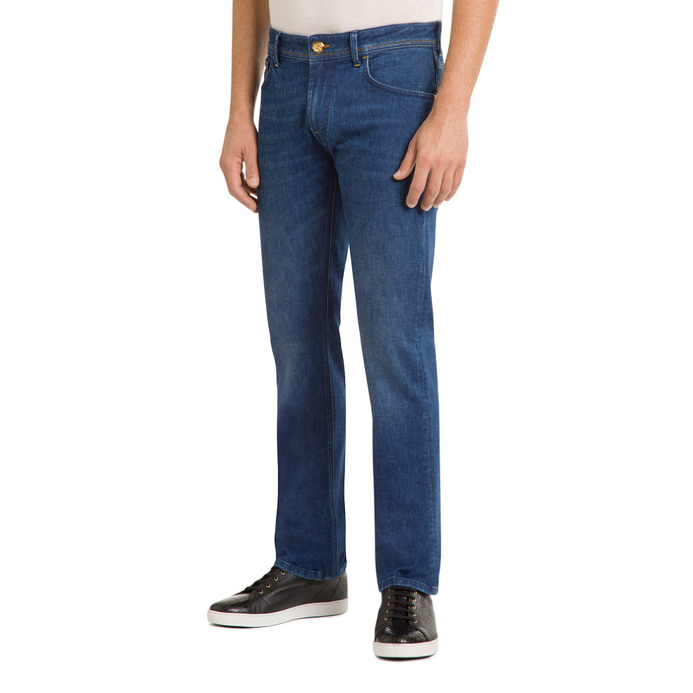 Джинсы с вышивкой на заднем кармане