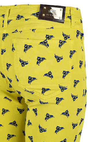 Джинсы с вышивкой