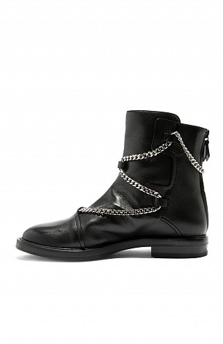 Утепленные ботинки с цепочками