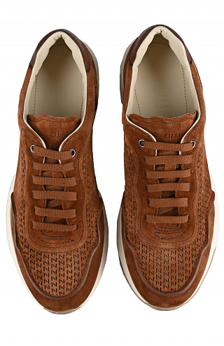 Замшевые кроссовки