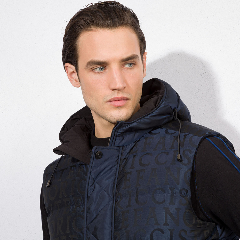 Пуховой жилет с принтом