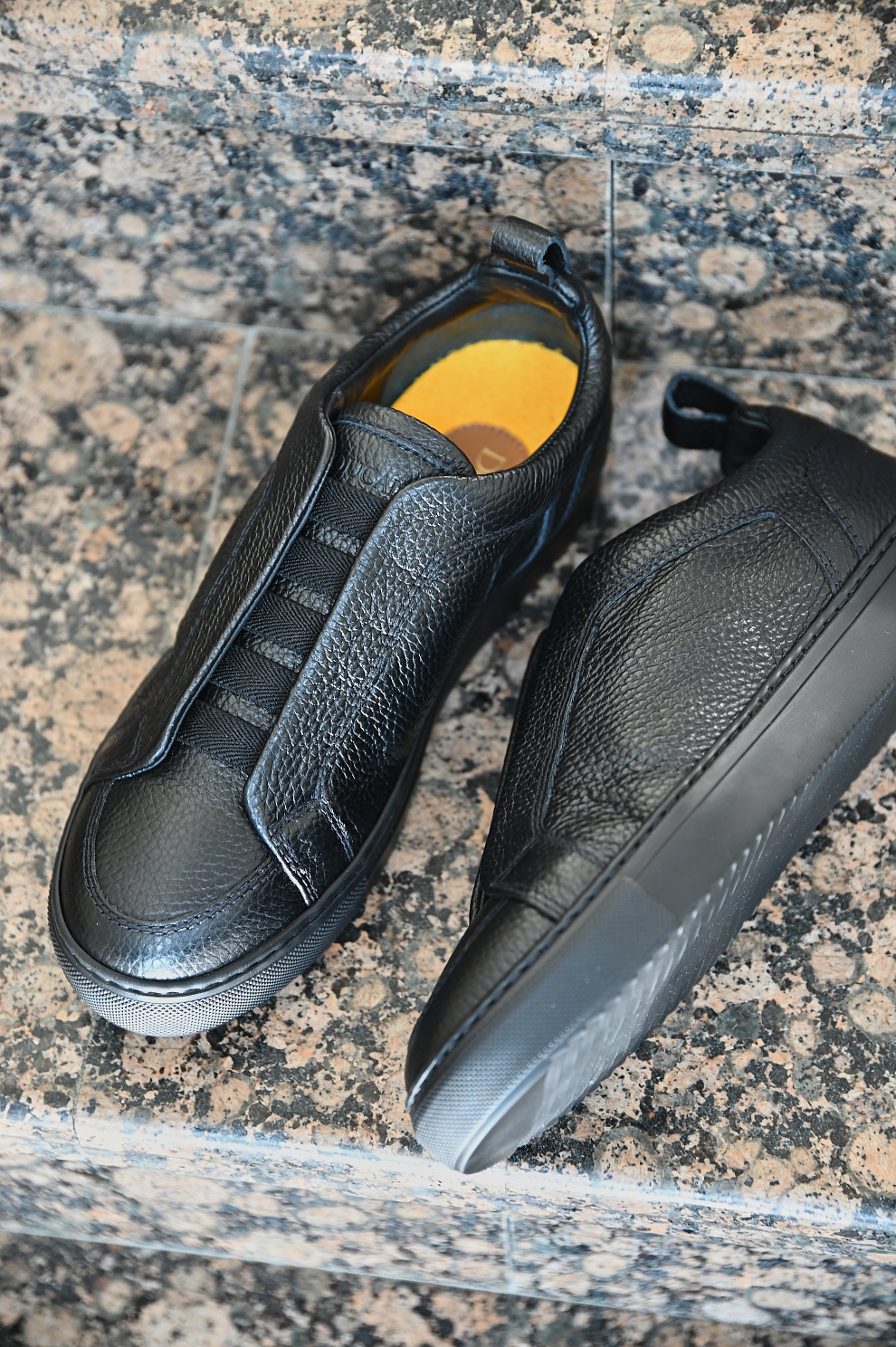 Кожаные кеды без шнуровки