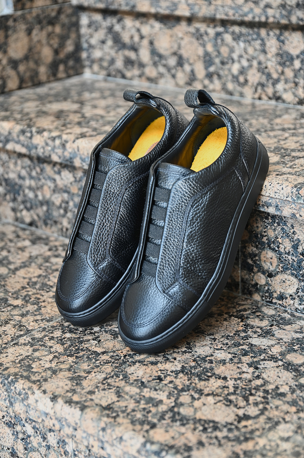 Кожаные кеды без шнуровки