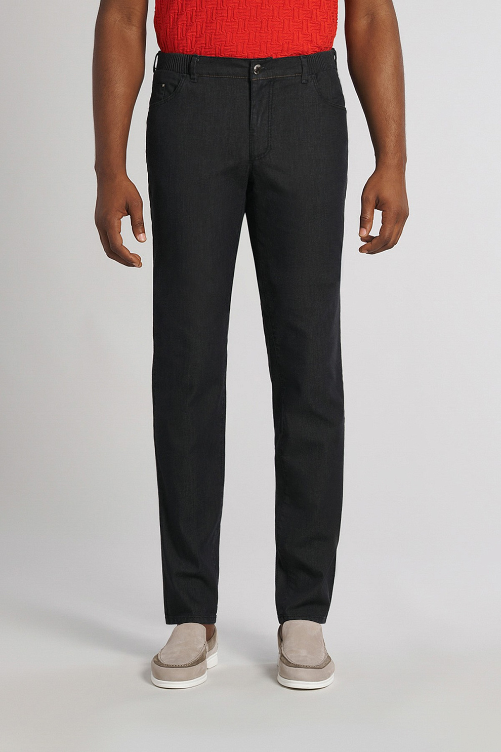 Джинсы из тонкого денима