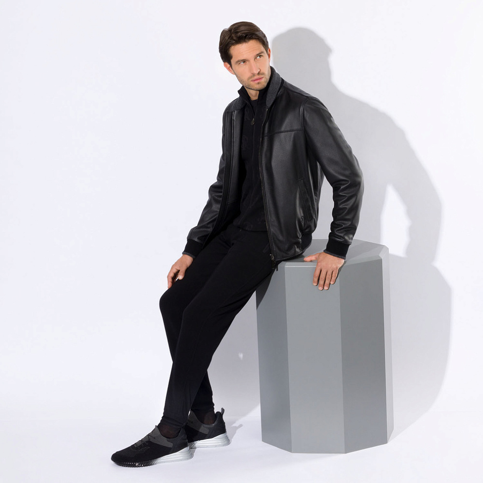 Куртка-бомбер из кожи оленя