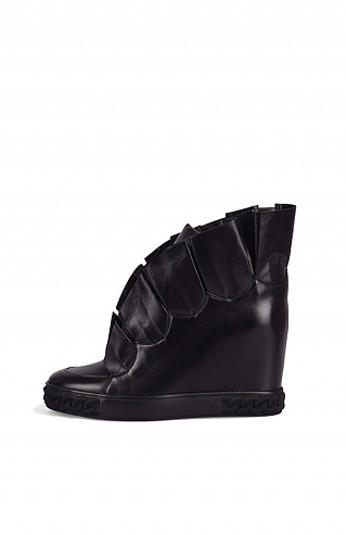 кроссовки 'Nuse' на танкетке