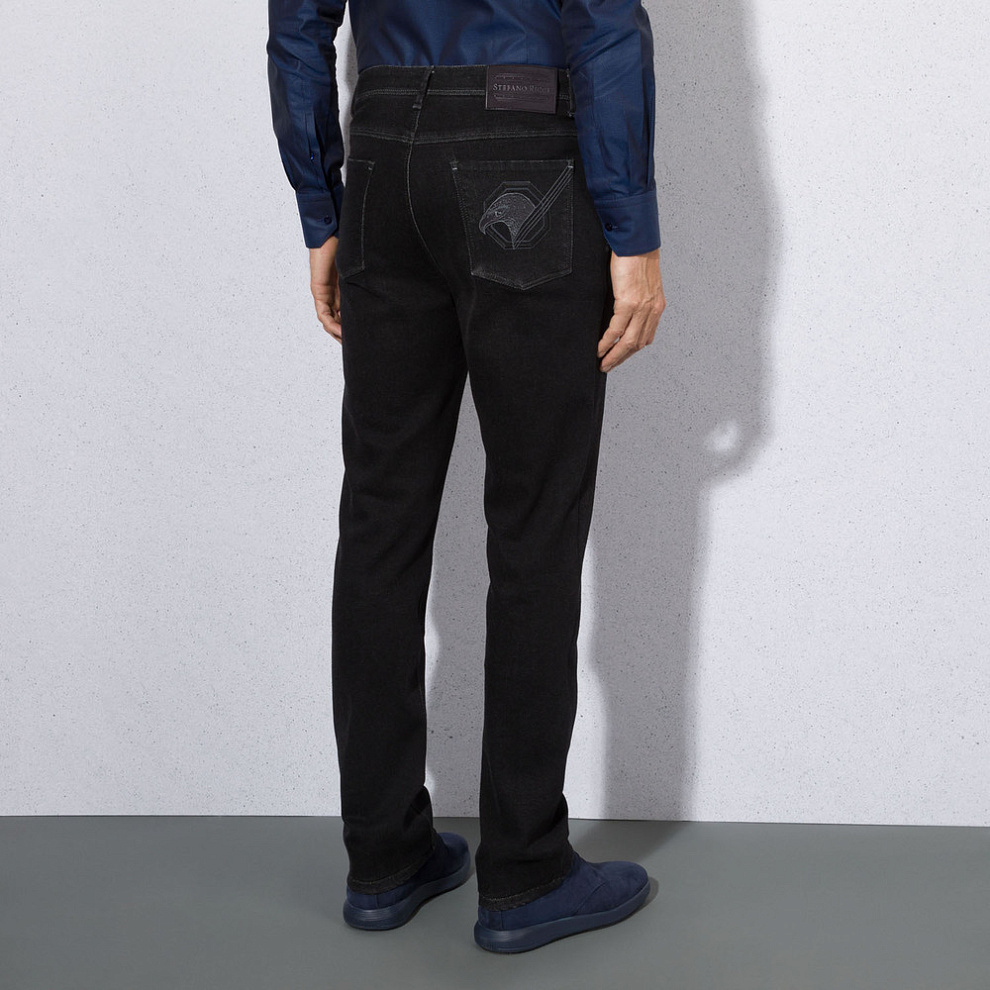 Джинсы с вышивкой на заднем кармане