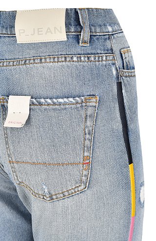 Джинсы с вышивкой