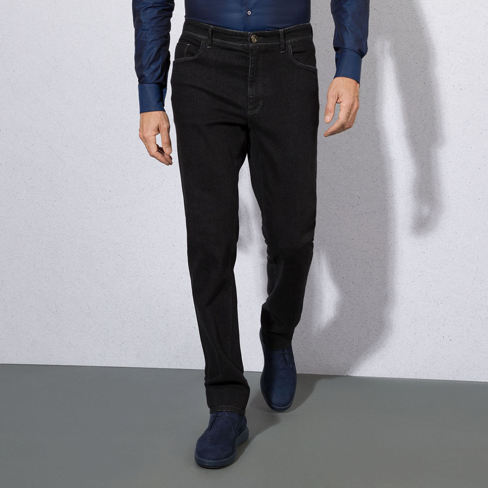 Джинсы с вышивкой на заднем кармане