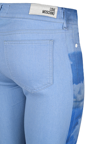 Джинсы с принтом